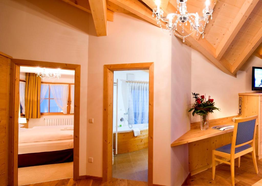 Hotel Chalet Tianes - Alpine Relax Кастельротто Номер фото